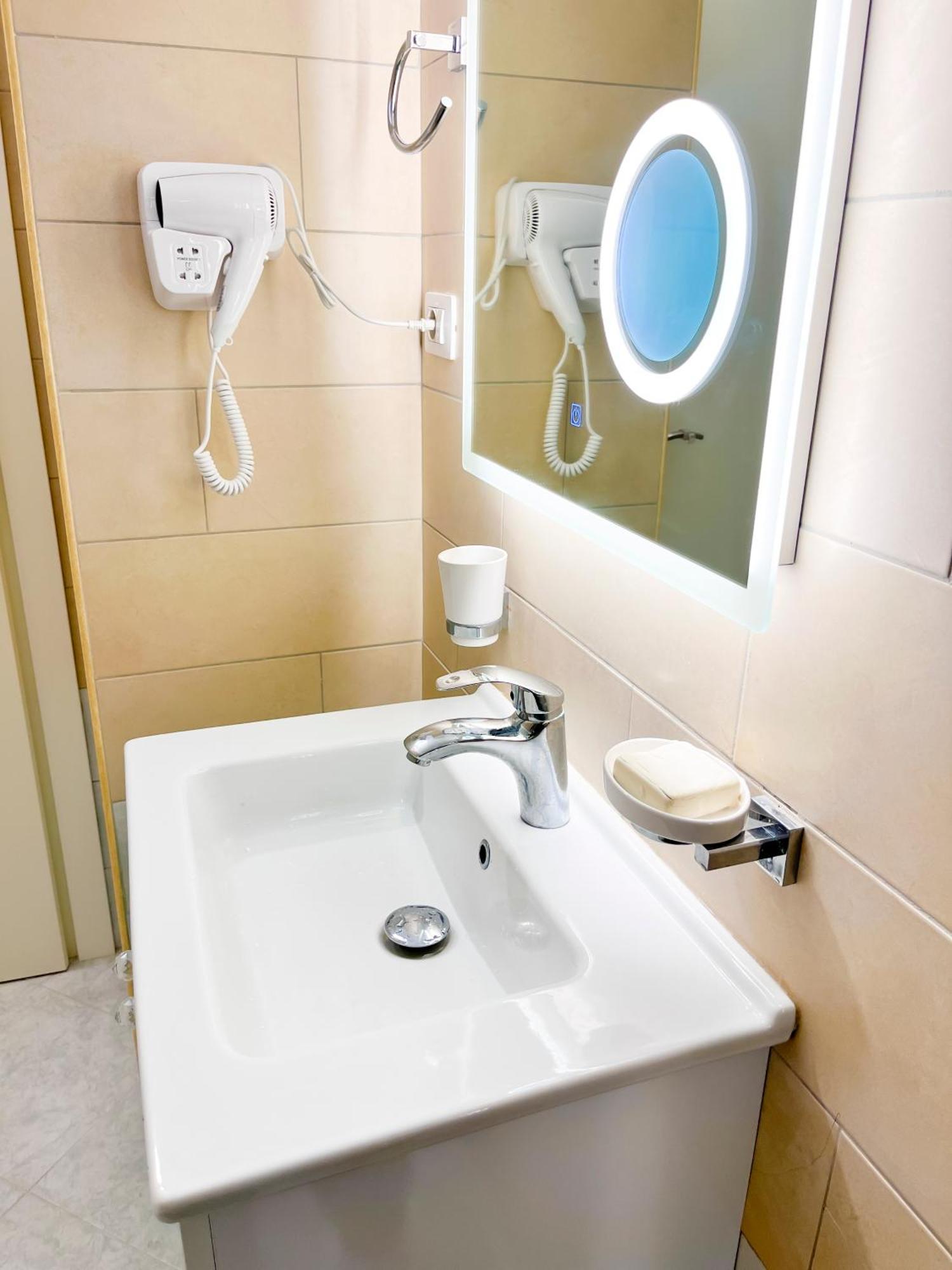Beachfront With Hotel Facilities Vlore Luaran gambar